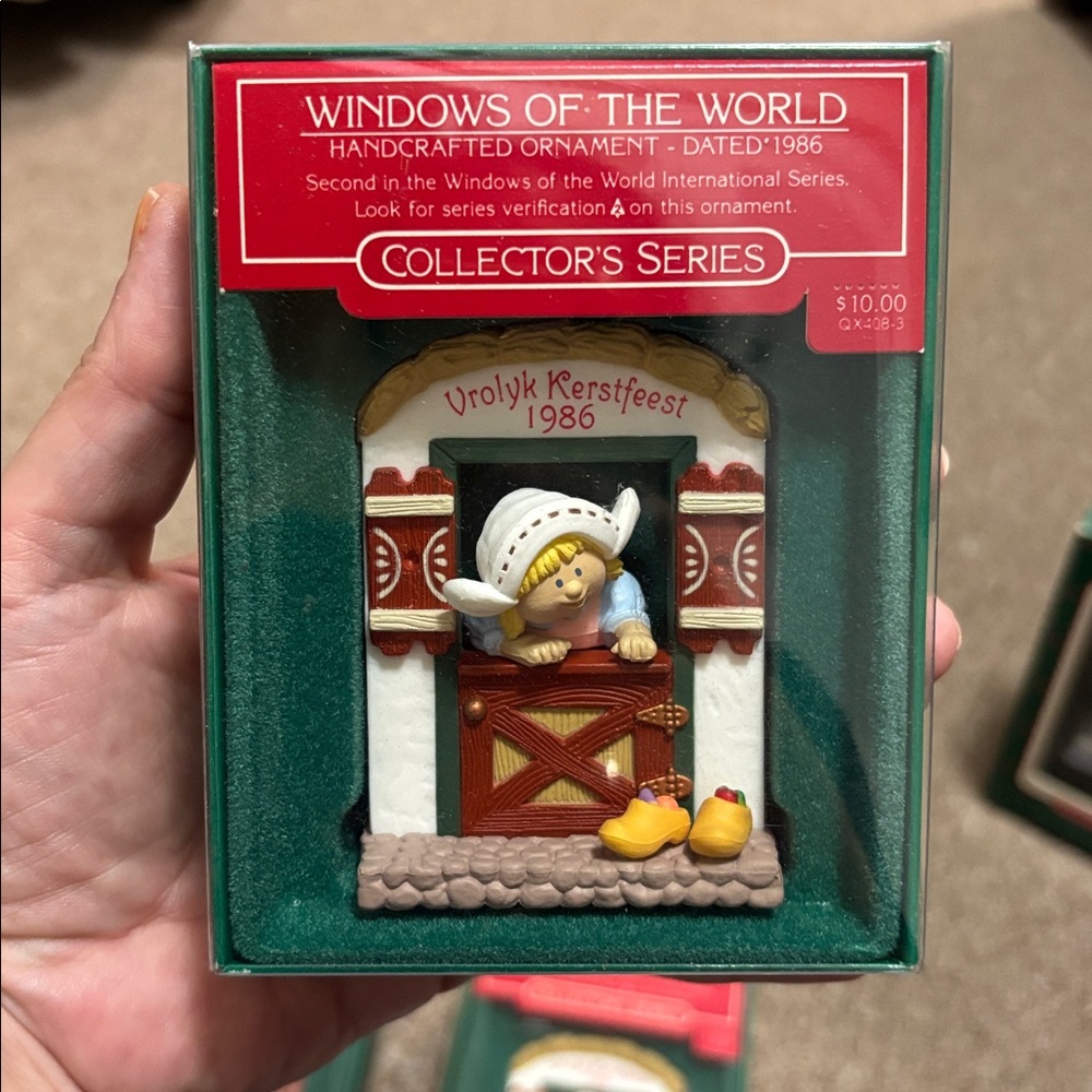 Vintage Hallmark Keepsake-1986 Windows Of The World-Christmas Ornament